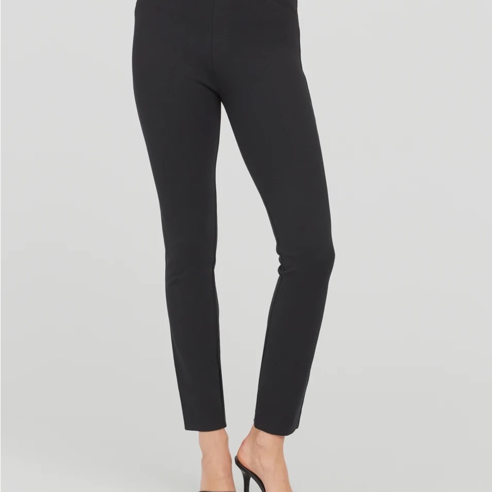 COPY - NWOT  Navy Spanx Seamless back Classic pant-